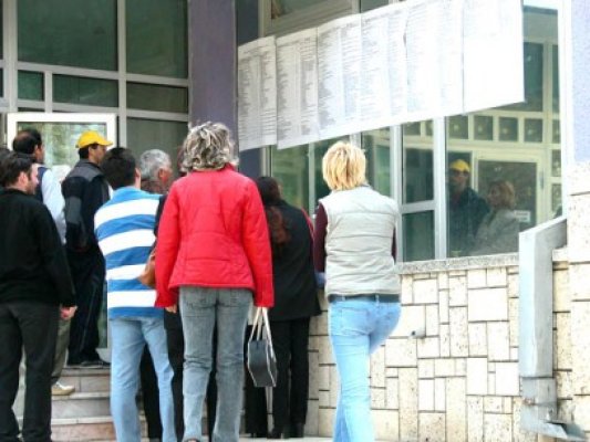 Peste 230 de locuri de muncă, disponibile în Constanţa